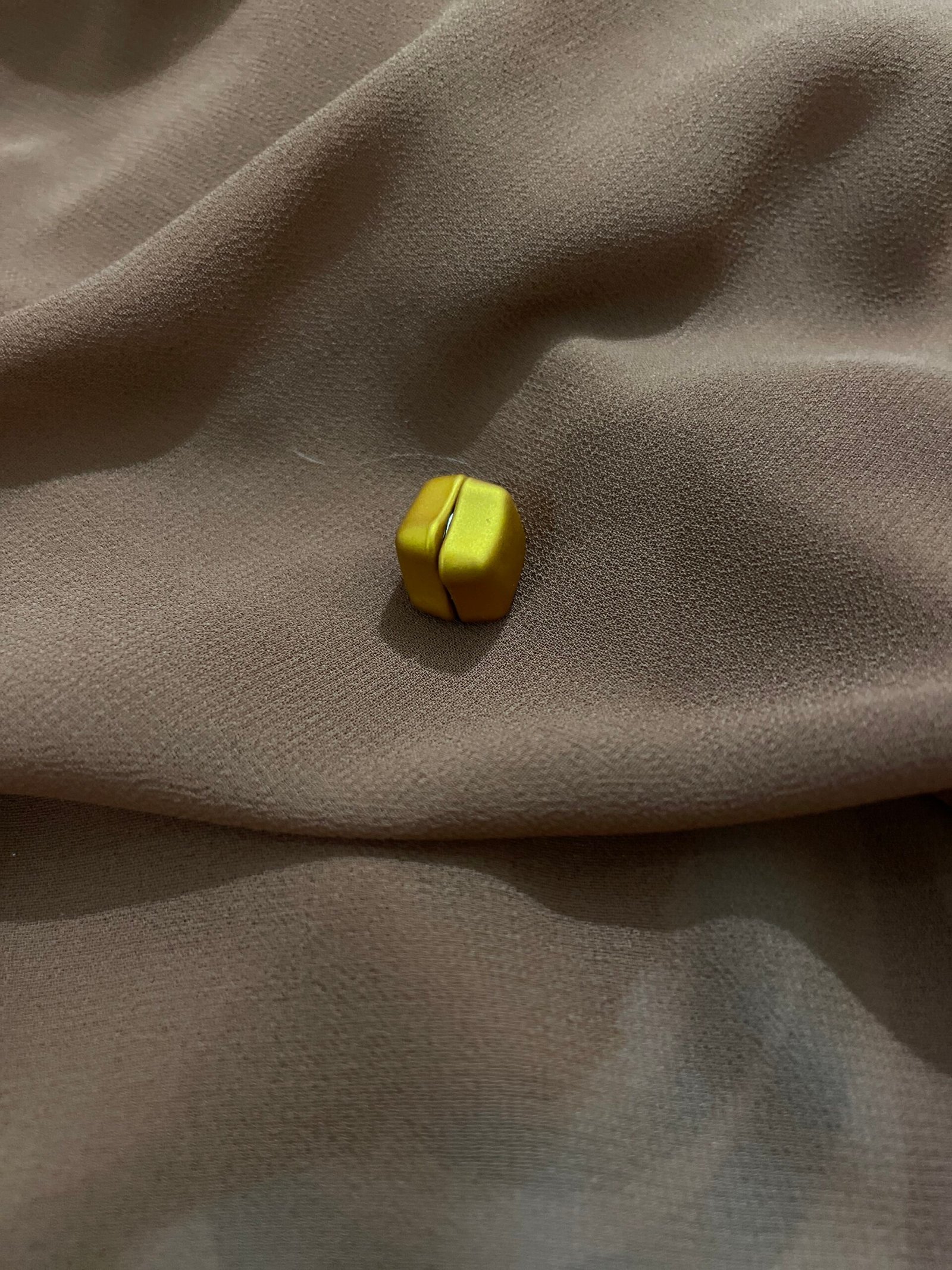 Magnets Dark Goldenrod- 1 Pair - Image 2